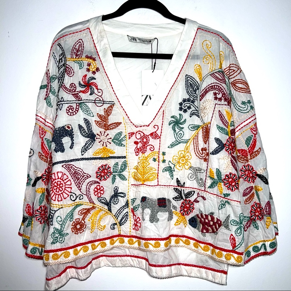 Zara White Embroidered V-Neck Blouse with Multicolor Floral Motif
